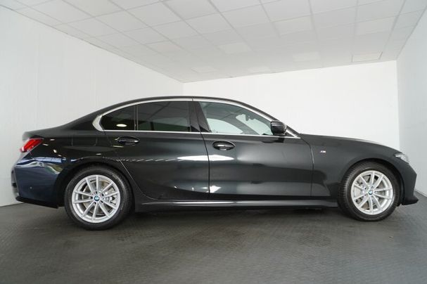 BMW 330i M Sportpaket 180 kW image number 11