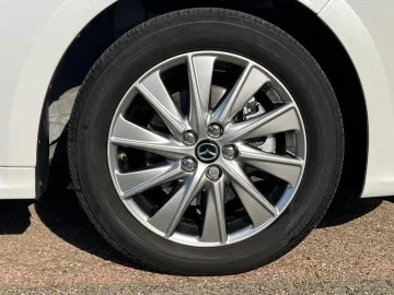 Car image 28