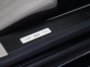 Car image 36