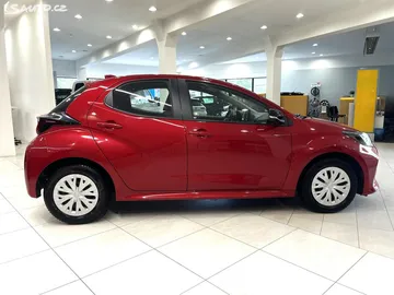 Car image 4