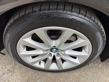 Car image 40