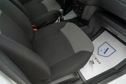 Car image 37