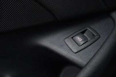 Car image 38