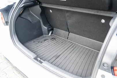 Car image 37