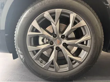 Car image 31