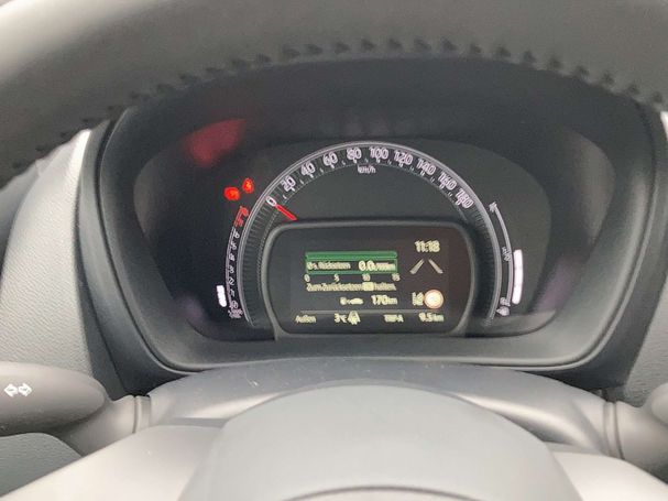 Toyota Aygo X 1.0 VVT-i 53 kW image number 8