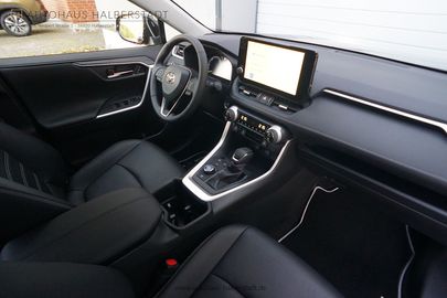 Car image 13