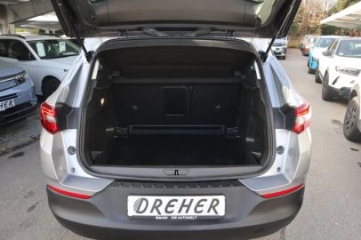 Car image 23