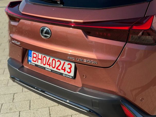 Lexus UX 135 kW image number 6