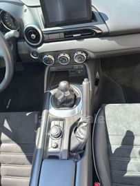 Car image 36