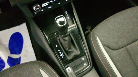 Car image 24