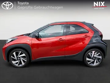 Car image 5