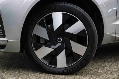Car image 38