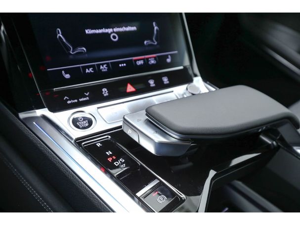 Audi e-tron 55 S-line 300 kW image number 16