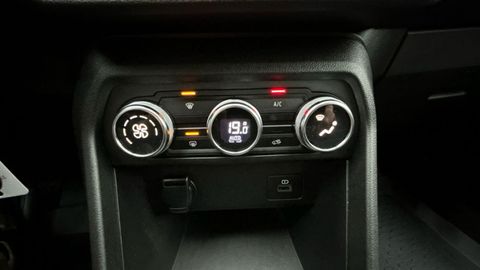 Car image 37