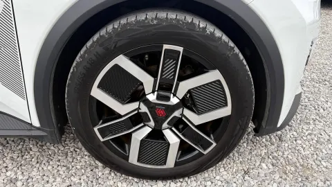 Car image 33