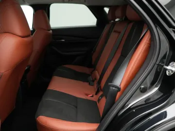 Car image 40