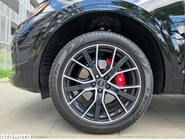 Car image 40