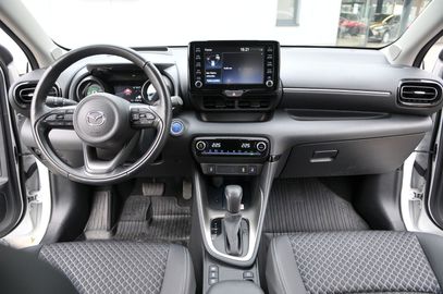 Car image 13