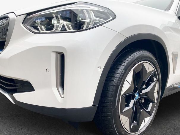 BMW iX3 210 kW image number 9