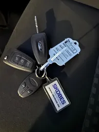 Car image 17