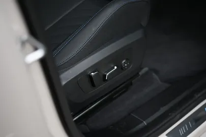 Car image 36