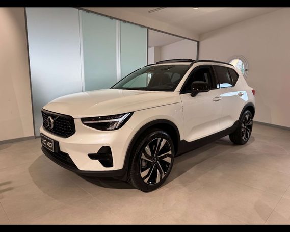 Volvo XC40 B3 Ultra Dark 120 kW image number 1