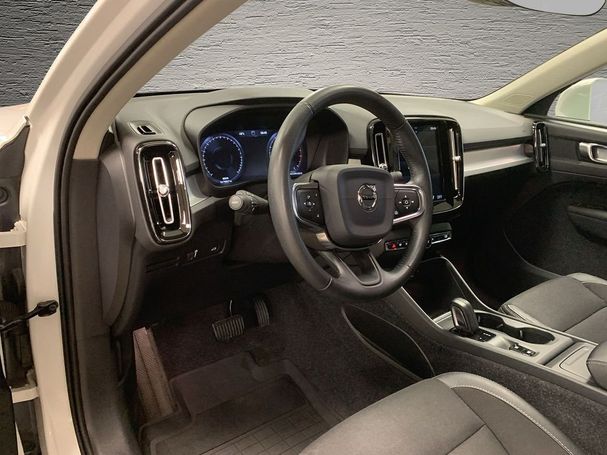 Volvo XC40 T3 Momentum 120 kW image number 6