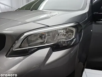 Car image 32