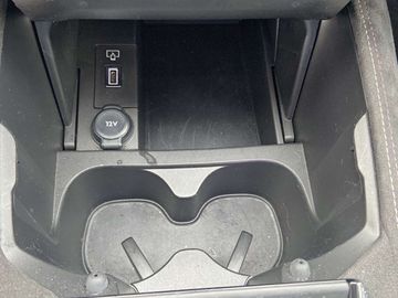 Car image 33