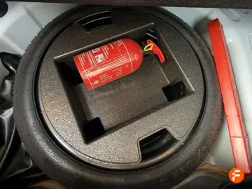 Car image 27