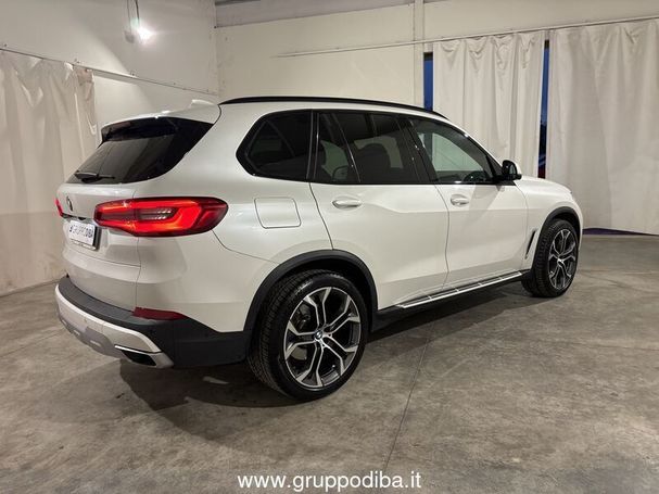 BMW X5 xDrive30d xLine 195 kW image number 4