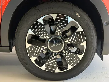 Car image 24