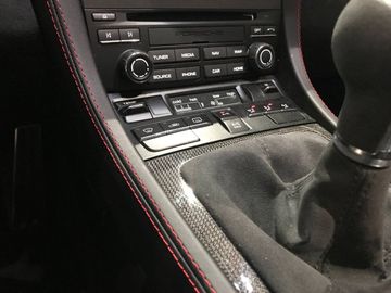 Car image 32