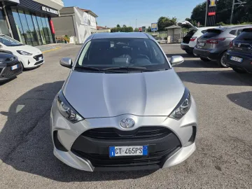 Car image 3