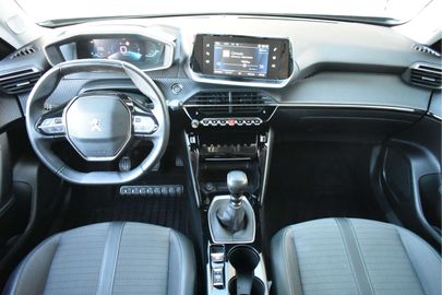 Car image 11