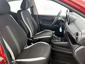 Car image 40