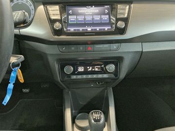 Car image 15