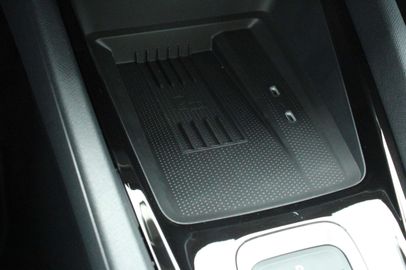 Car image 33