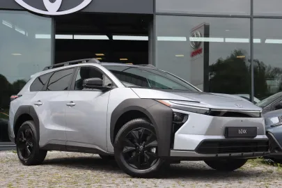 Car image 2