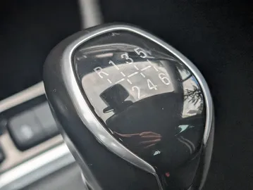 Car image 32