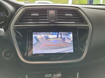 Car image 19