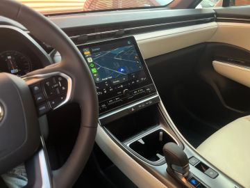 Car image 34