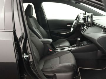 Car image 30