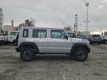 Car image 4