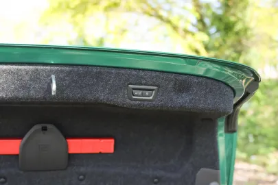 Car image 40