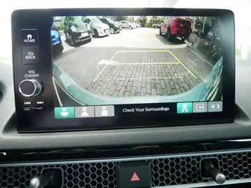 Car image 24