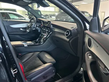 Car image 34