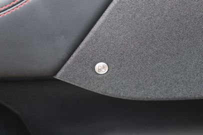 Car image 33