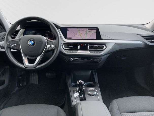 BMW 118i 100 kW image number 6